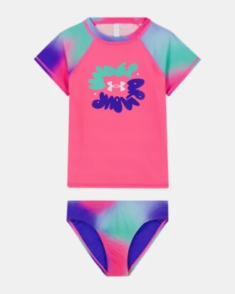 Lyhythihainen rashguard-paita ja bikinit
